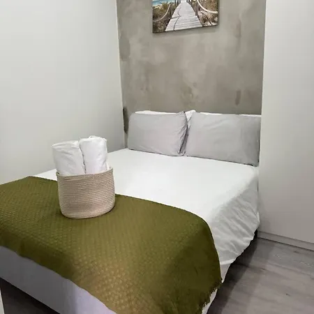 Lejlighed 1 Bed-flat 150 Metros From