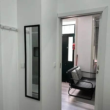 Lejlighed 1 Bed-flat 150 Metros From *