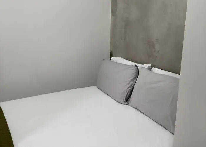 1 Bed-flat 150 Metros From Apartment