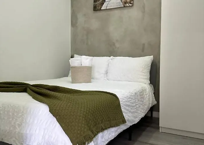 Apartment 1 Bed-flat 150 Metros From