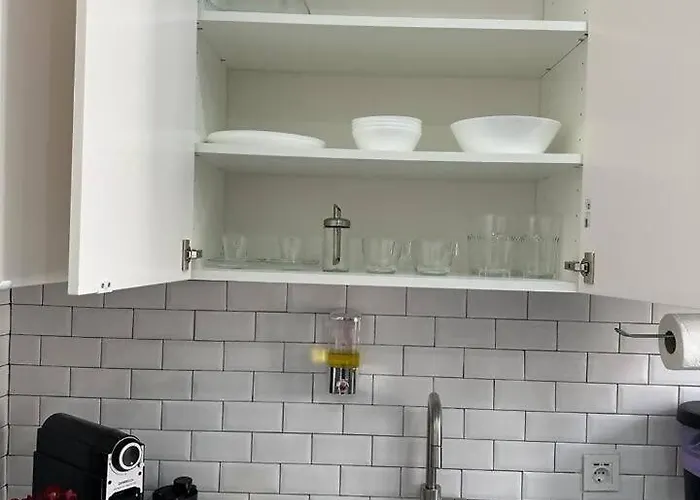 Apartment 1 Bed-flat 150 Metros From